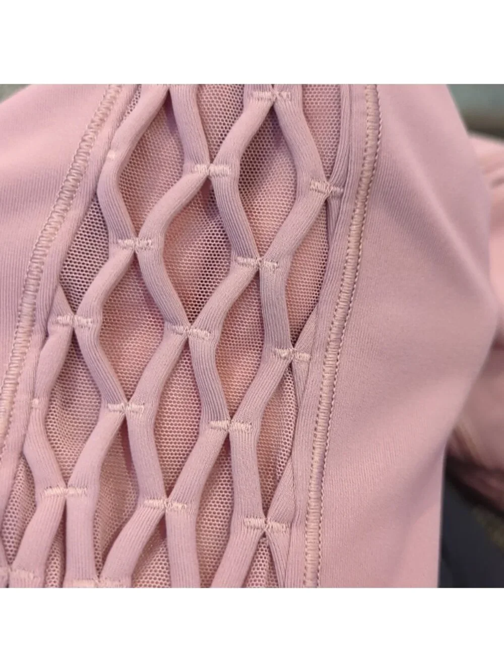 lululemon athletica mesh fabric
